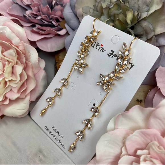 Gold Crystal Flower Ear Cuff Dangle Earring - Picture 8 of 11